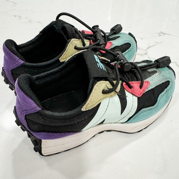 New Balance Kids 327 Sneaker Size 11 - Picture 3 of 3